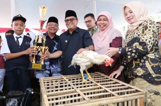  Pemkot Bandung Klaim Keberhasilan Program Chickenisasi Capai 90%