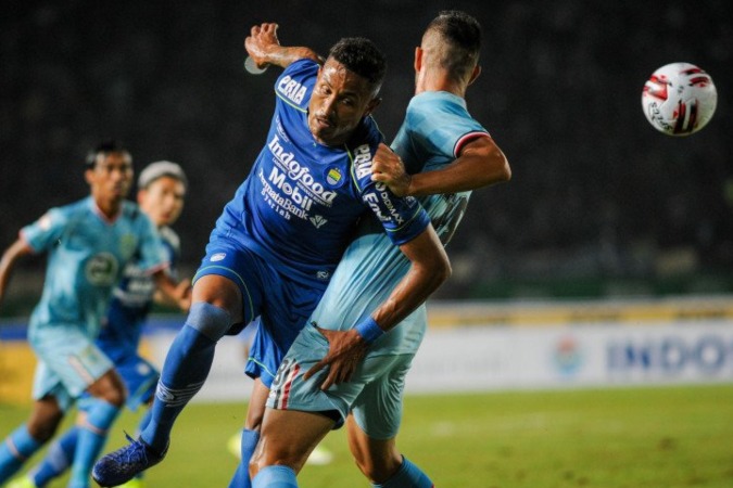  Wander Luiz Kian Padu dengan Rekan Setim di Persib Bandung