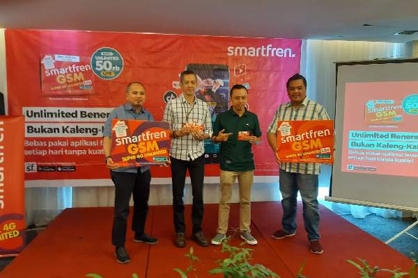  Smartfren Kukuhkan Diri Sebagai Raja Paket Internet Unlimited