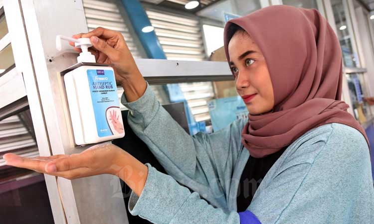  5 Terpopuler Lifestyle, Cara Membuat Hand Sanitizer Sesuai Standar WHO dan AS Cari Sukarelawan untuk Vaksin Virus Corona