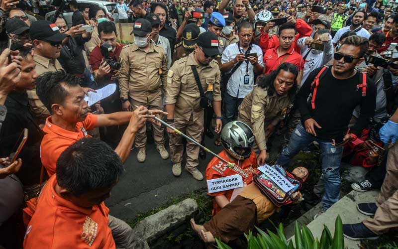  REKONSTRUKSI PEMBUNUHAN SISIWA DI TASIKMALAYA