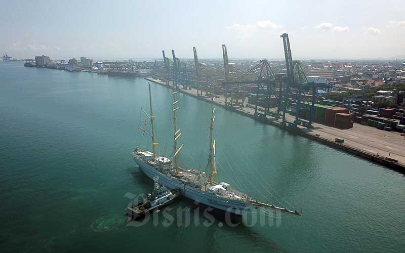  KAPAL LATIH ANGKATAN LAUT