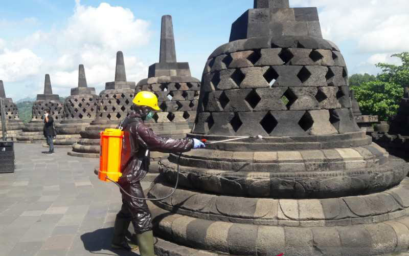  Candi Borobudur Disemprot Disinfektan, Ditutup hingga 29 Maret