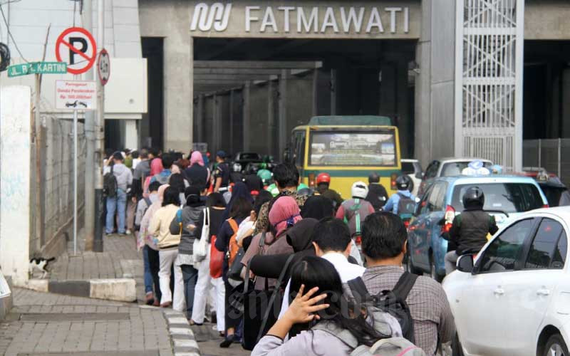  Pembatasan Transportasi Jakarta, Social Distancing Memicu Penumpukan Massa 