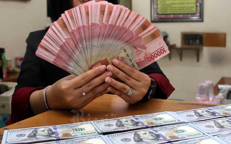  Rupiah Tembus Rp15.000, Neraca Perdagangan Menjadi Persoalan?