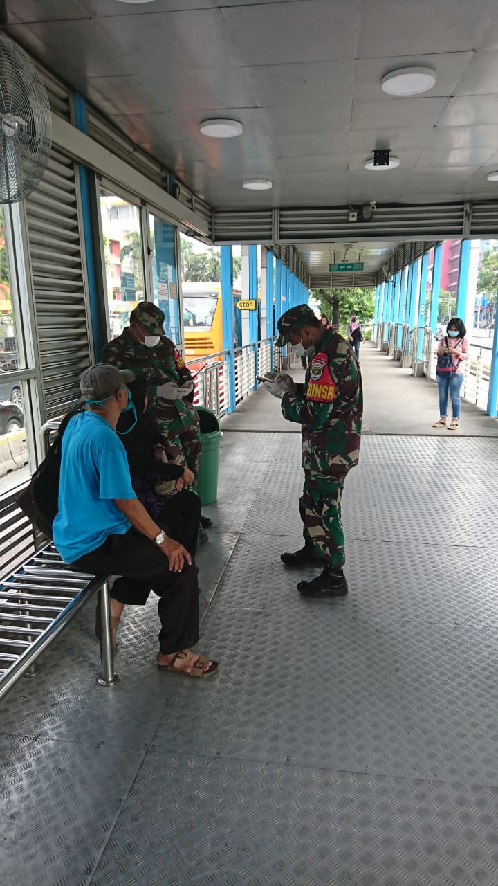  Ada Babinsa di Halte Transjakarta, Ada Apa?