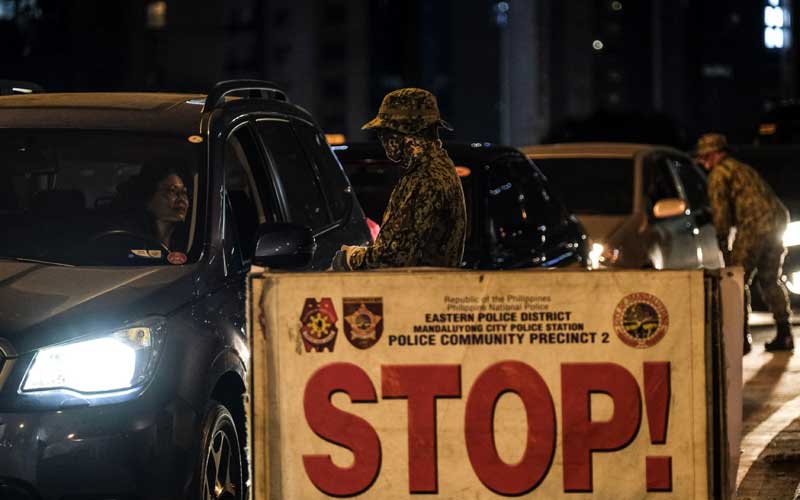  FILIPINA BERLAKUKAN JAM MALAM