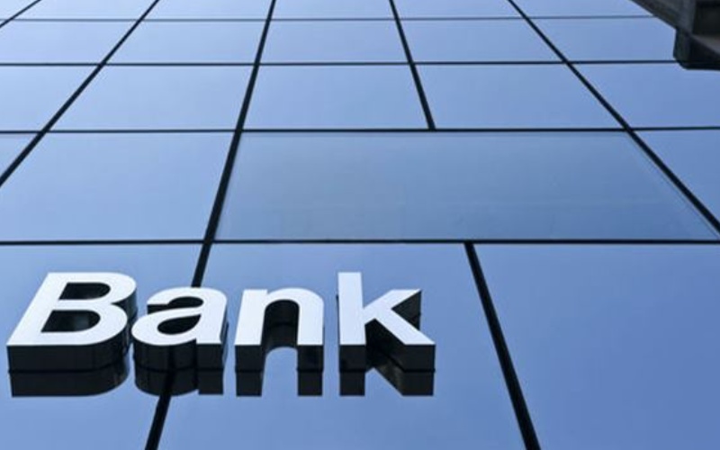  Jumlah Pegawai Bank Turun, Beban Tenaga Kerja Justru Naik