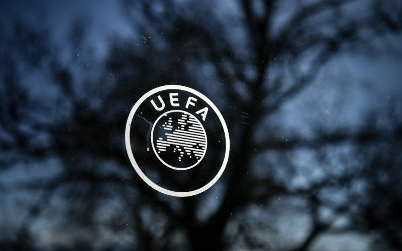 Foto logo UEFA yang diambil melalui jendela di kantor pusat induk organisasi sepak bola Eropa itu di Nyon, (28/2/2020)/Antara.