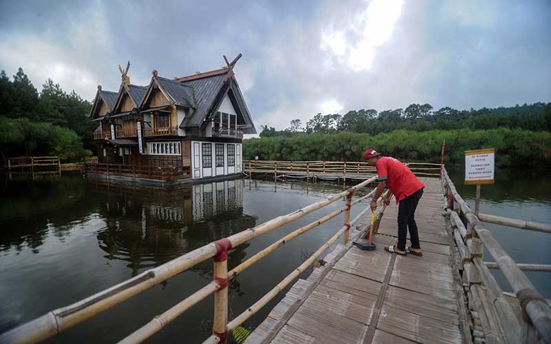  WISATA DI KAWASAN LEMBANG DITUTUP