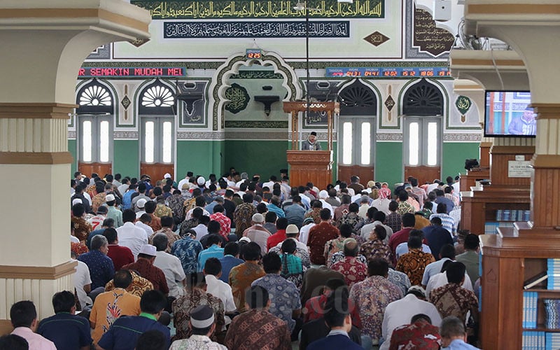  MASJID AL AZHAR TETAP GELAR SALAT JUMAT