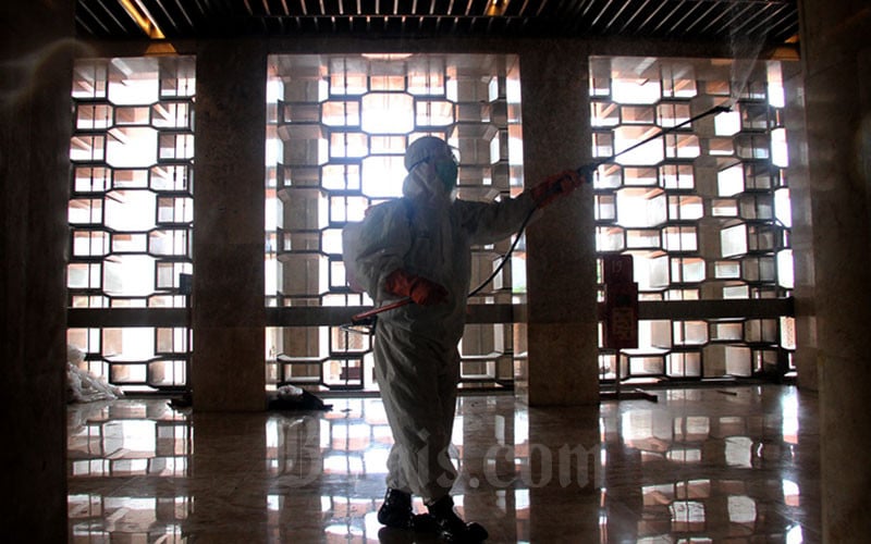  Virus Corona Menghantui, Pintu Masjid Ditutup Rapat Sementara