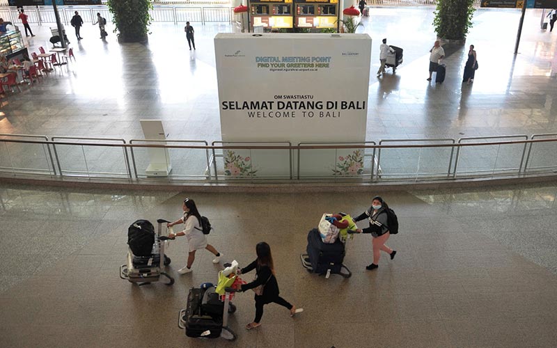  PENURUNAN JUMLAH PENUMPANG INTERNASIONAL DI BALI