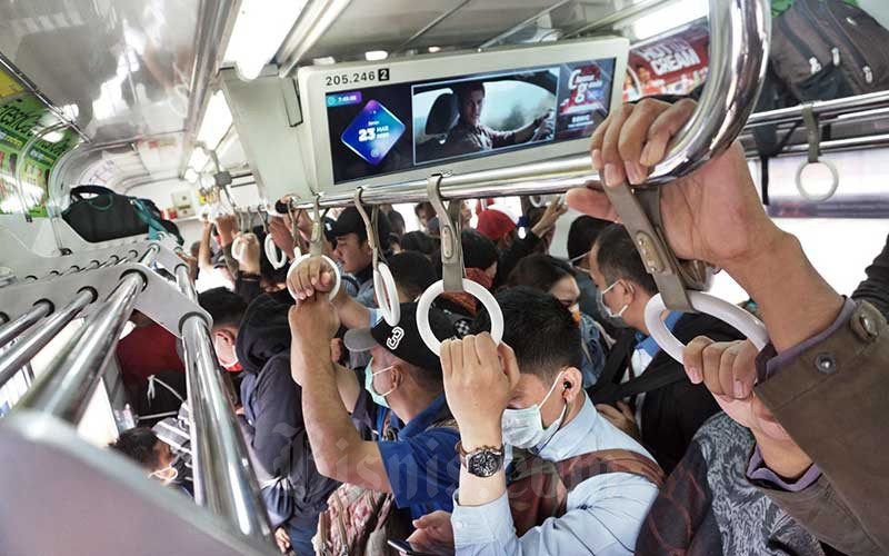  Jaga Jarak Sulit Dipatuhi, KRL Jabodetabek Kembali Normal