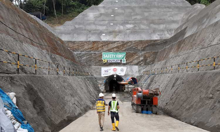  Menteri PUPR Pastikan Proyek Infrastruktur Berlanjut