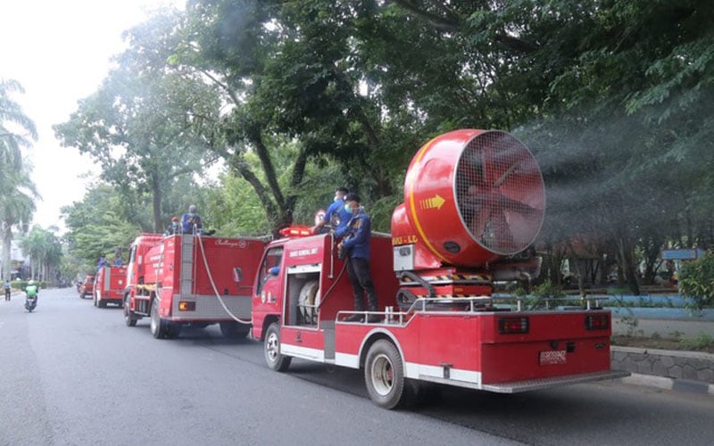  Pemkot Palembang Kerahkan 3 Mobil Penyemprot Cairan Disinfektan