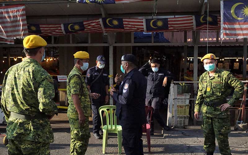  PENJAGAAN PASAR SAAT MASA LOCKDOWN