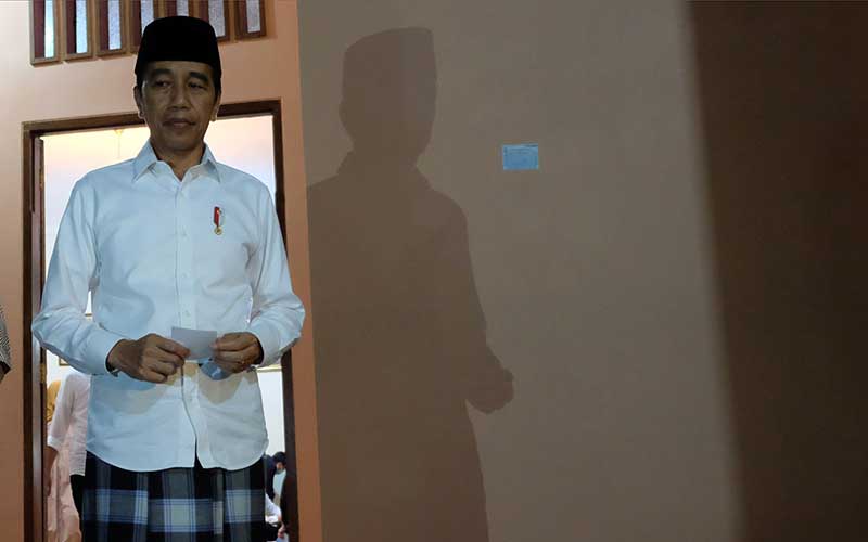  Ditinggal Ibunda, Menteri Nadiem Doakan Jokowi Tegar