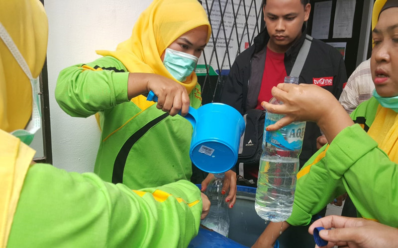  Pemkot Palembang Bagikan 50.000 Liter Hand Sanitizer di 18 Kecamatan