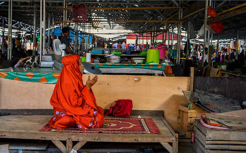  PASAR TRADISIONAL MULAI SEPI