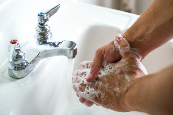  KLHK Sosialisasi Gerakan Bersih Cuci Tangan Hingga Penyemprotan Disinfektan