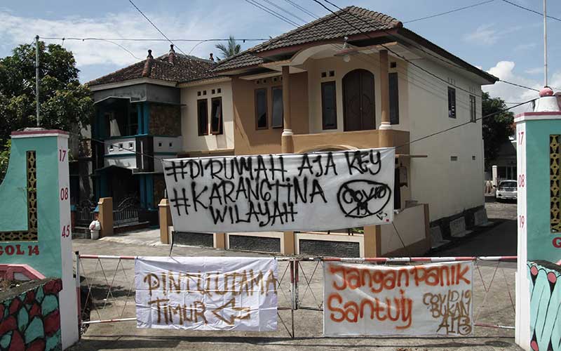  PEMBERLAKUAN AKSES SATU PINTU DI BEBERAPA KAMPUNG