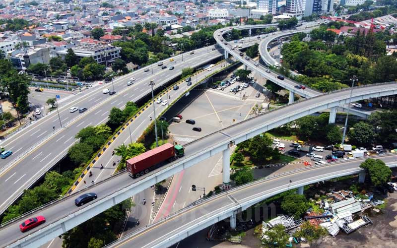  BPJT: Pendapatan Operator Jalan Tol Turun Hingga 50 Persen