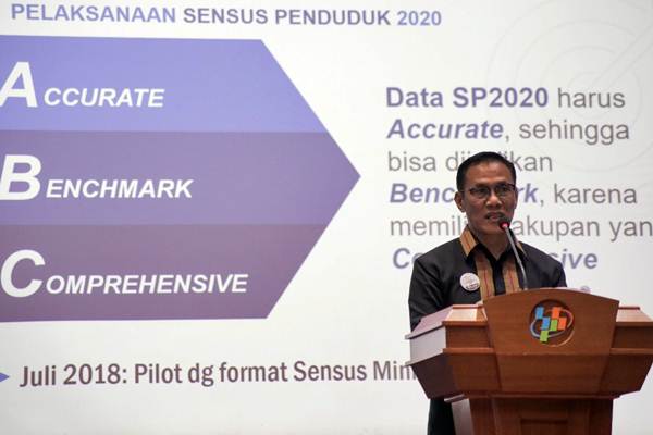 Kepala Badan Pusat Statistik Suhariyanto menyampaikan pidato pembuka dalam acara Kick-Off Meeting persiapan sensus penduduk 2020, di Jakarta, Rabu (14/2/2018)./JIBI-Felix Jody Kinarwan