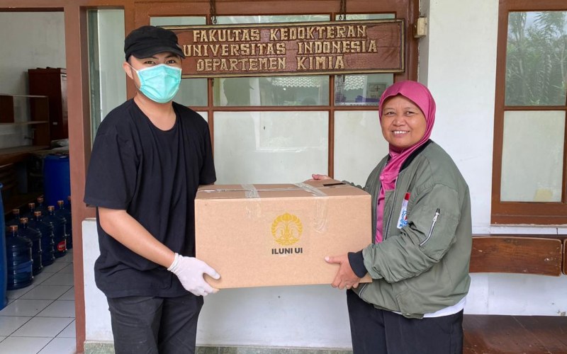  Ikatan Alumni Universitas Indonesia Salurkan Donasi Rp2,4 Miliar