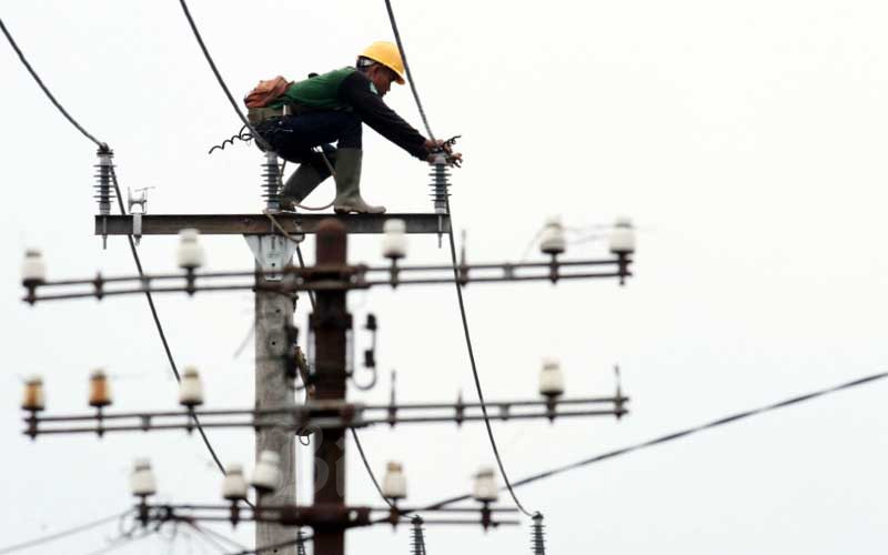  Meski Sebagian Besar Pegawai PLN WFH, Pasokan Listrik Tetap Aman