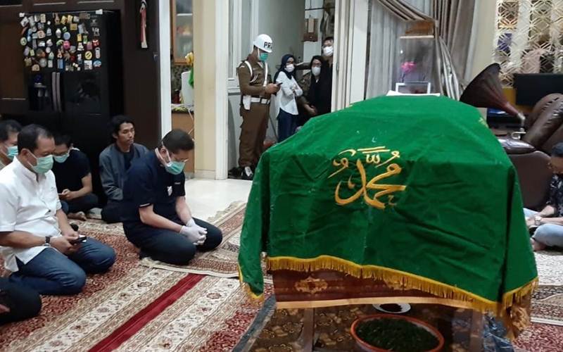 Jenazah Wakil Jaksa Agung Arminsyah disemayamkan di rumah duka/Istimewa
