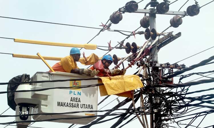  PLN Kerja Sama dengan Pemda Salurkan Bantuan Listrik