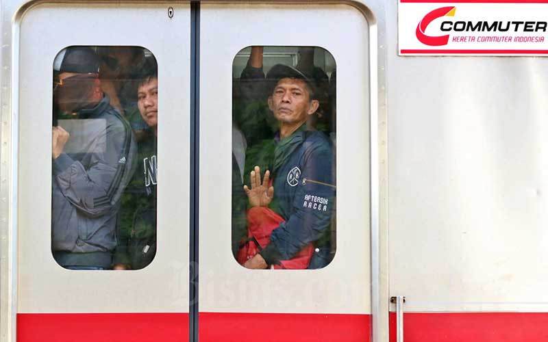  Penumpang KRL Wajib Pakai Masker Mulai 12 April