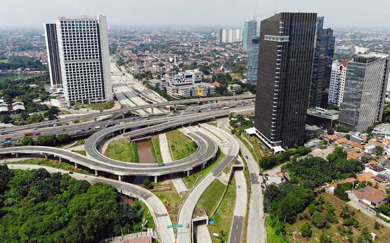  PENURUNAN LALU LINTAS HARIAN : PUPR Bahas Insentif Jalan Tol