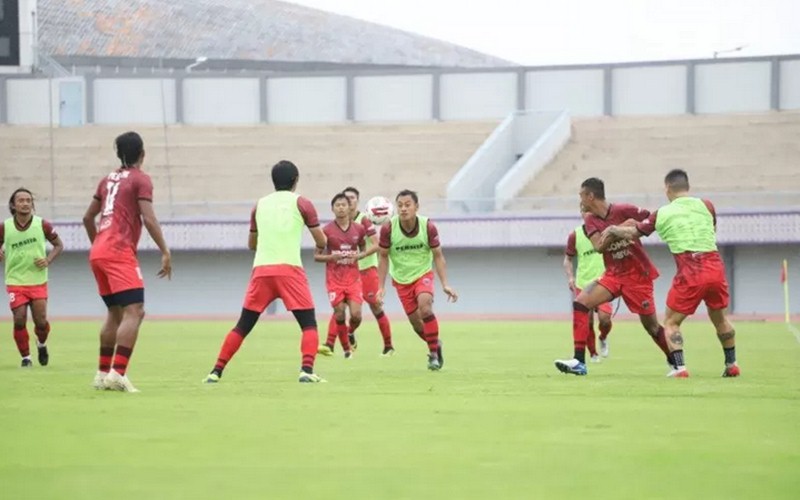  Kompetisi Sepak Bola Vakum, DPR Minta Hak Pemain Tetap Terpenuhi