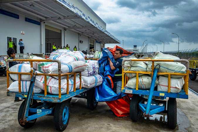  Hingga Maret, Kargo Emirates Didominasi Makanan dan Obat