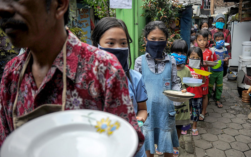  MAKANAN GRATIS BAGI WARGA TERDAMPAK COVID-19