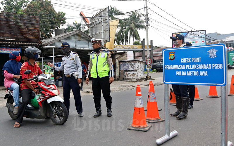  Jakarta Terapkan PSBB, Polisi Awasi Jalur Tikus