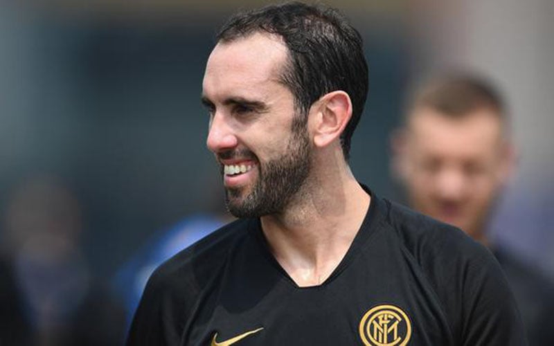  MU & Tottenham Berburu Bek Inter Diego Godin