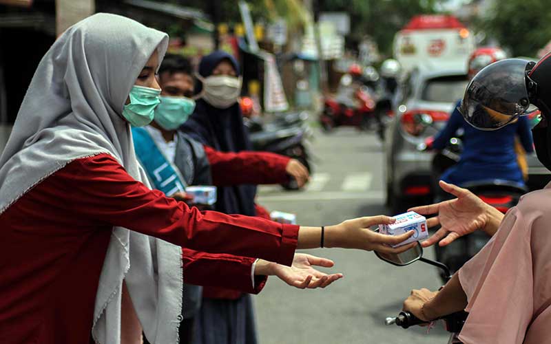  PELAJAR BAGIKAN SABUN CUCI TANGAN