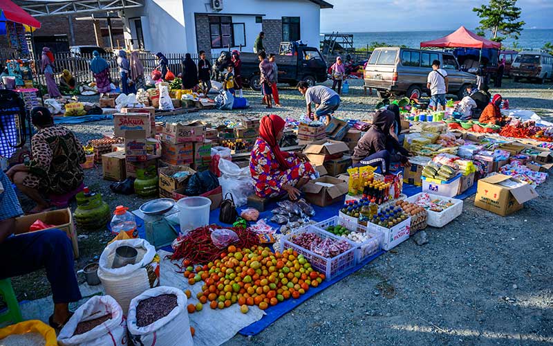  PEMBATASAN JAM OPERASI PASAR DADAKAN