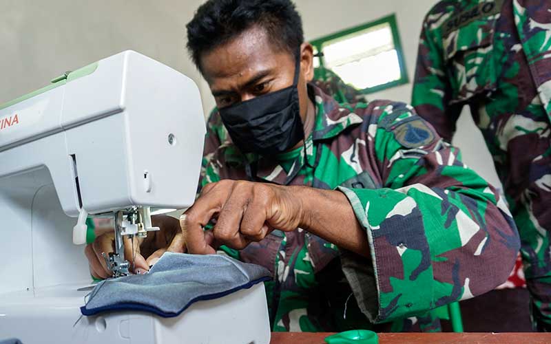  TNI PRODUKSI MASKER