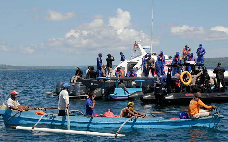  PEMBAGIAN SEMBAKO DI TENGAH LAUT