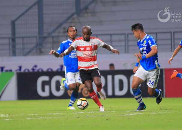  Ini Komentar Greg Nwokolo Soal Pemotongan Gaji Hingga 75 Persen