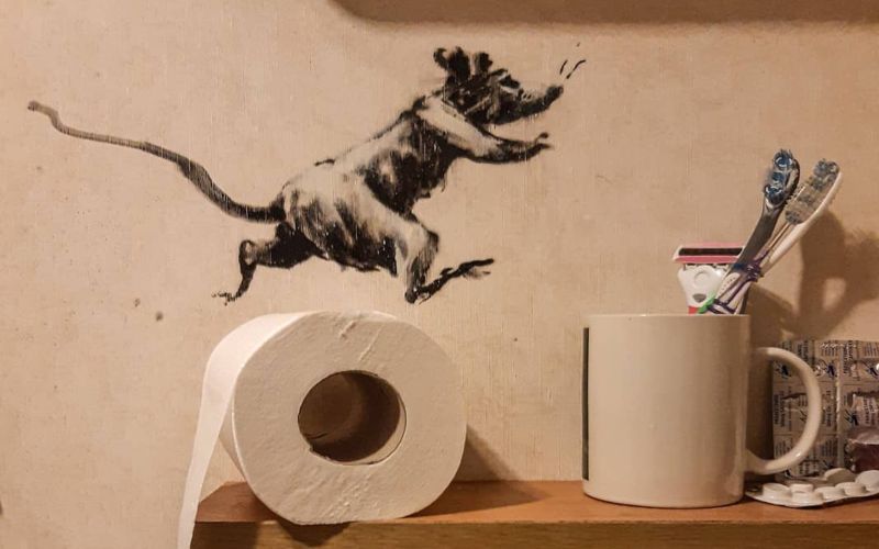  Seniman Anonim Banksy Tetap Berkarya Meski dari Rumah