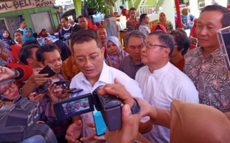  Dampak Corona, Menteri Juliari Sosialisasi Bansos Tunai ke Pemda