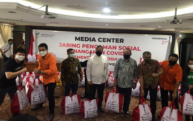  Mensos Minta Pos Indonesia Salurkan Bansos ke Seluruh Indonesia