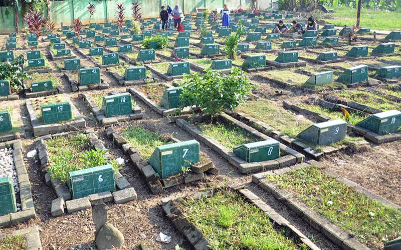  ZIARAH MAKAM JELANG BULAN RAMADHAN SEPI