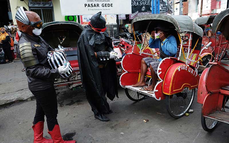  SUPERHERO BAGIKAN MASKER