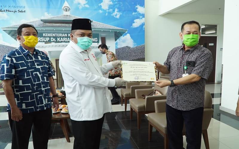  Puluhan Tenaga Medis RS Kariadi Positif Covid-19, Satgas Lawan Covid-19 DPR Bantu APD